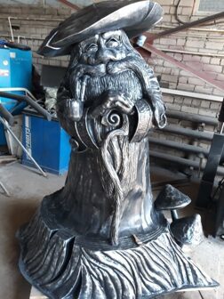 Кованая скульптура Лесовичок