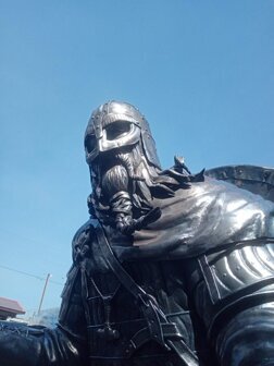 Скульптура Богатырь