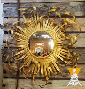 Зеркало в золотой кованой раме
